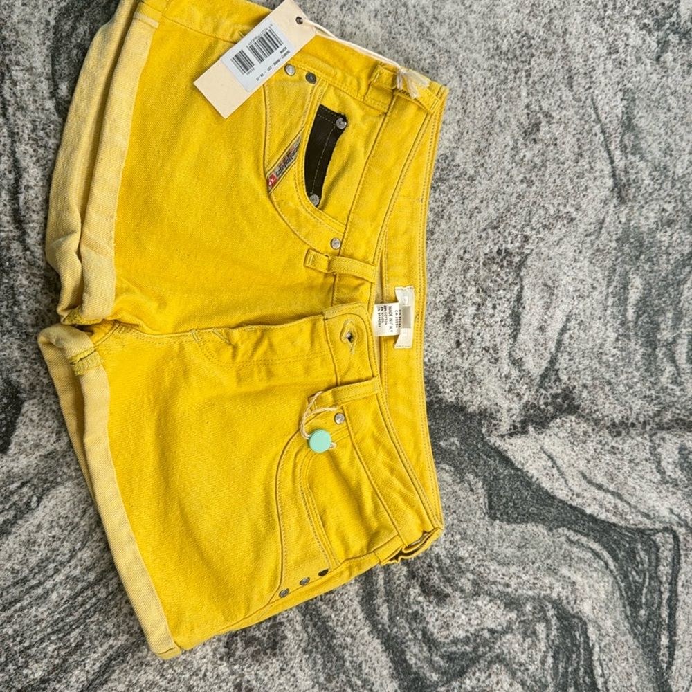 Diesel brand yellow shorts size 28 NWT